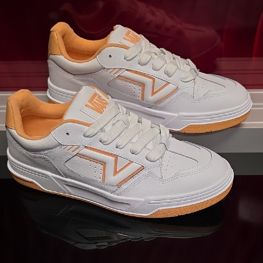 Vans Upland Leather White/Orange – Men’s 11 – New w/ Box
